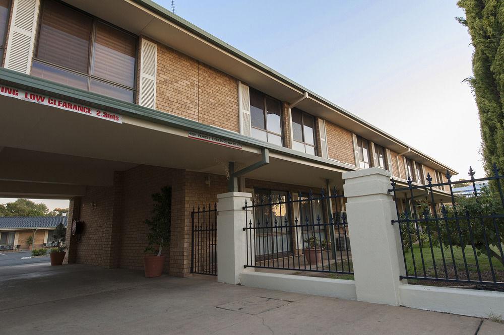 Garden City Motor Inn Уогга-Уогга Экстерьер фото