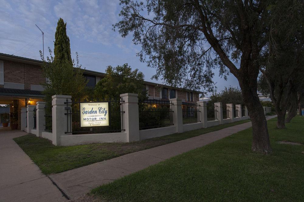 Garden City Motor Inn Уогга-Уогга Экстерьер фото