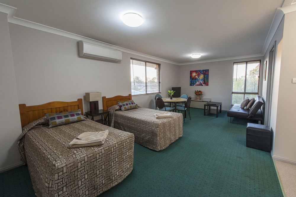 Garden City Motor Inn Уогга-Уогга Экстерьер фото