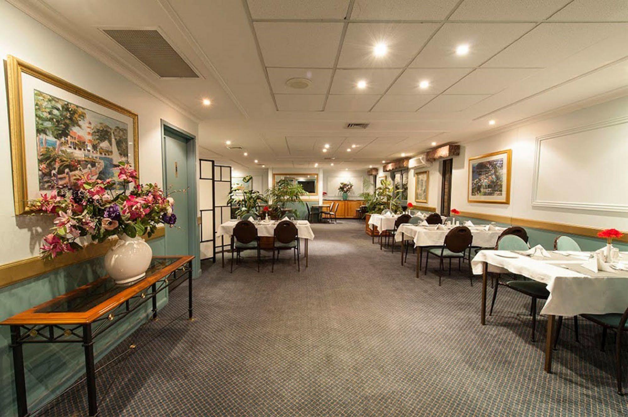 Garden City Motor Inn Уогга-Уогга Экстерьер фото