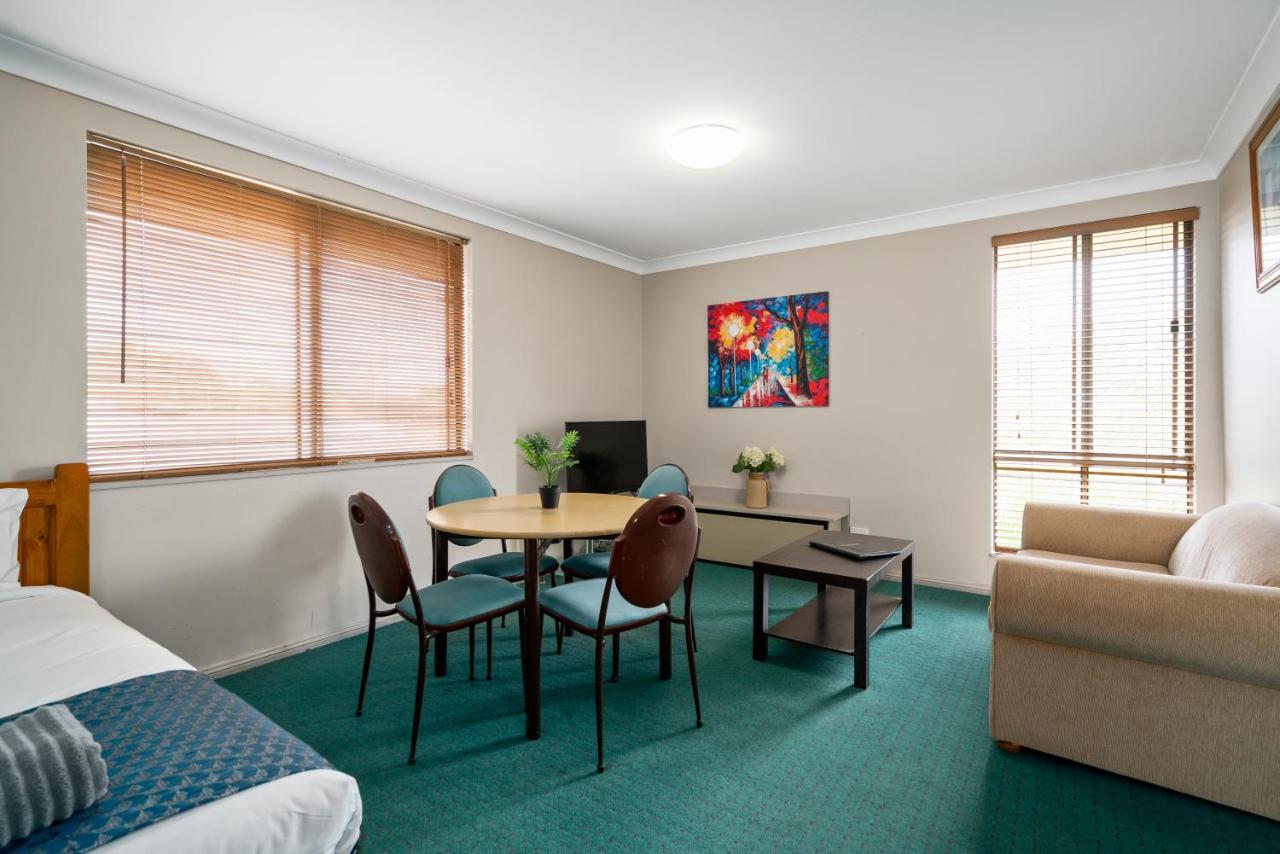 Garden City Motor Inn Уогга-Уогга Экстерьер фото